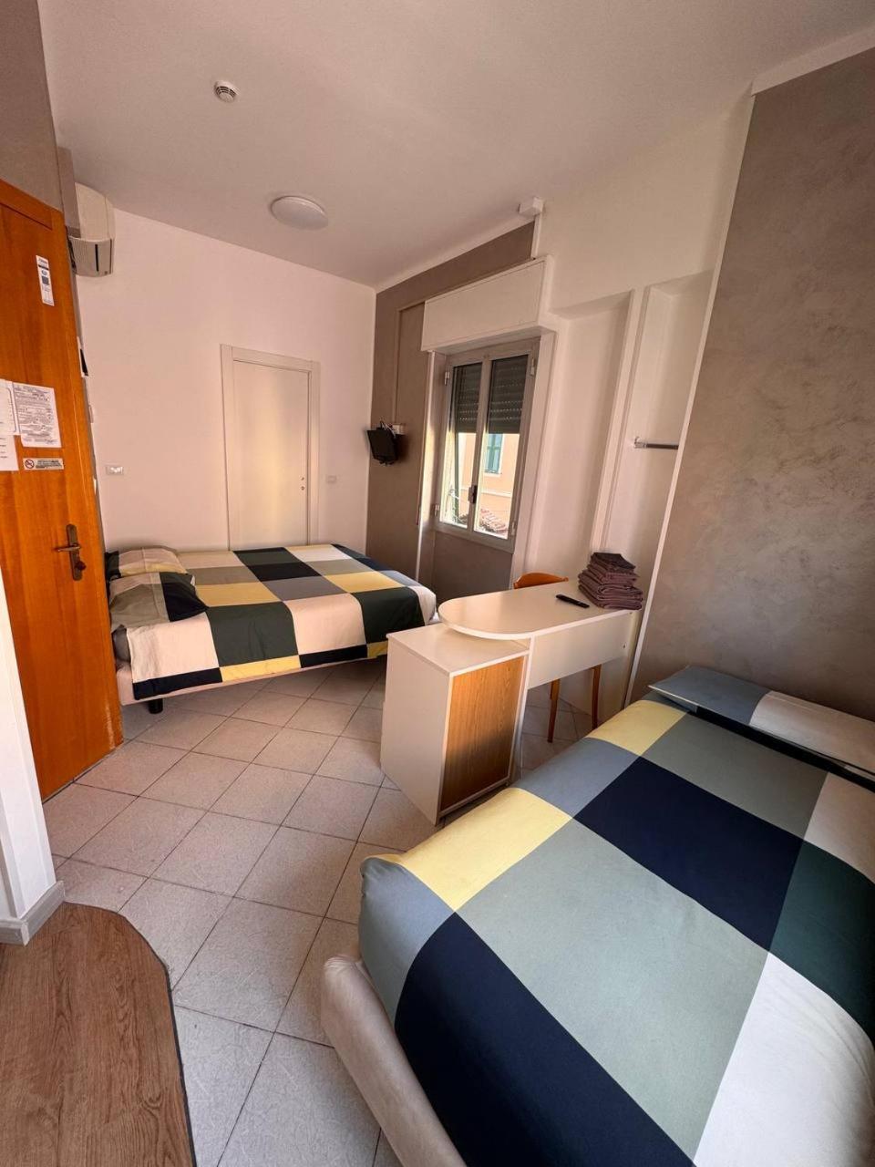 Hotel Ideal Таджа Екстер'єр фото