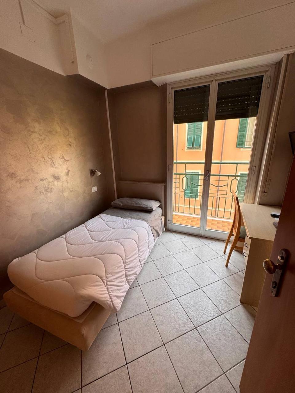 Hotel Ideal Таджа Екстер'єр фото