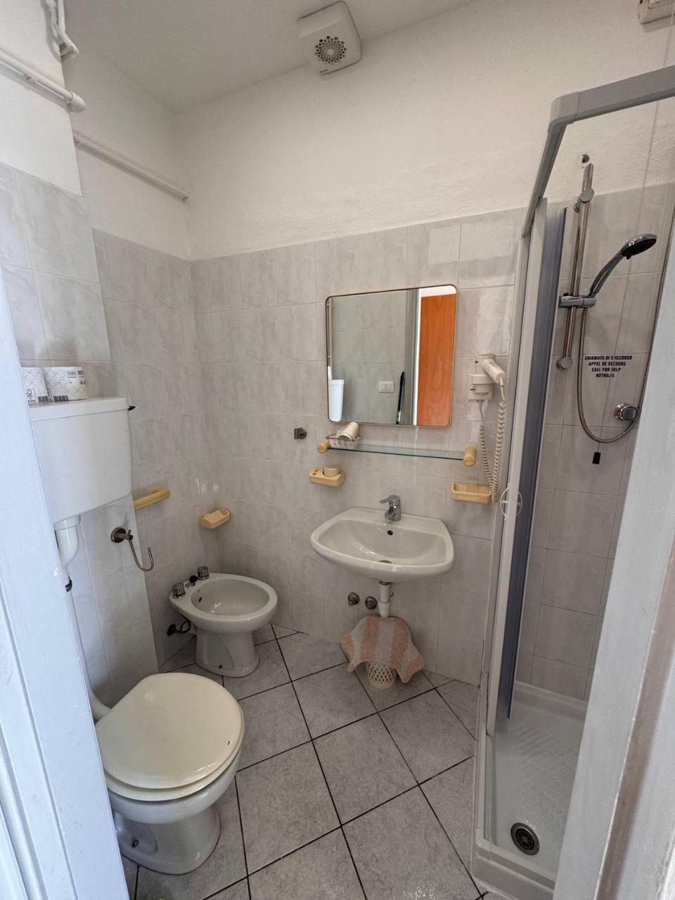 Hotel Ideal Таджа Екстер'єр фото