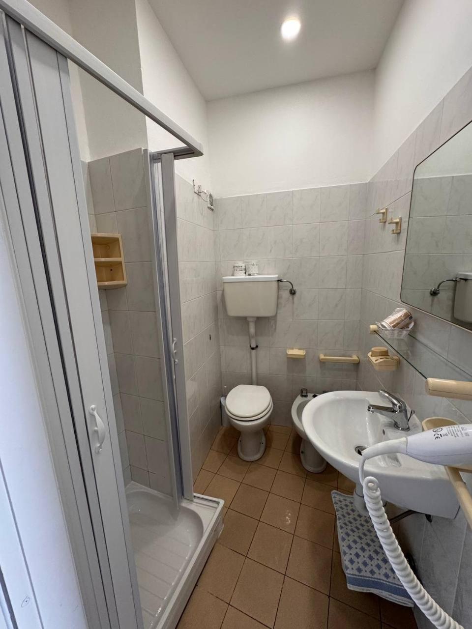 Hotel Ideal Таджа Екстер'єр фото